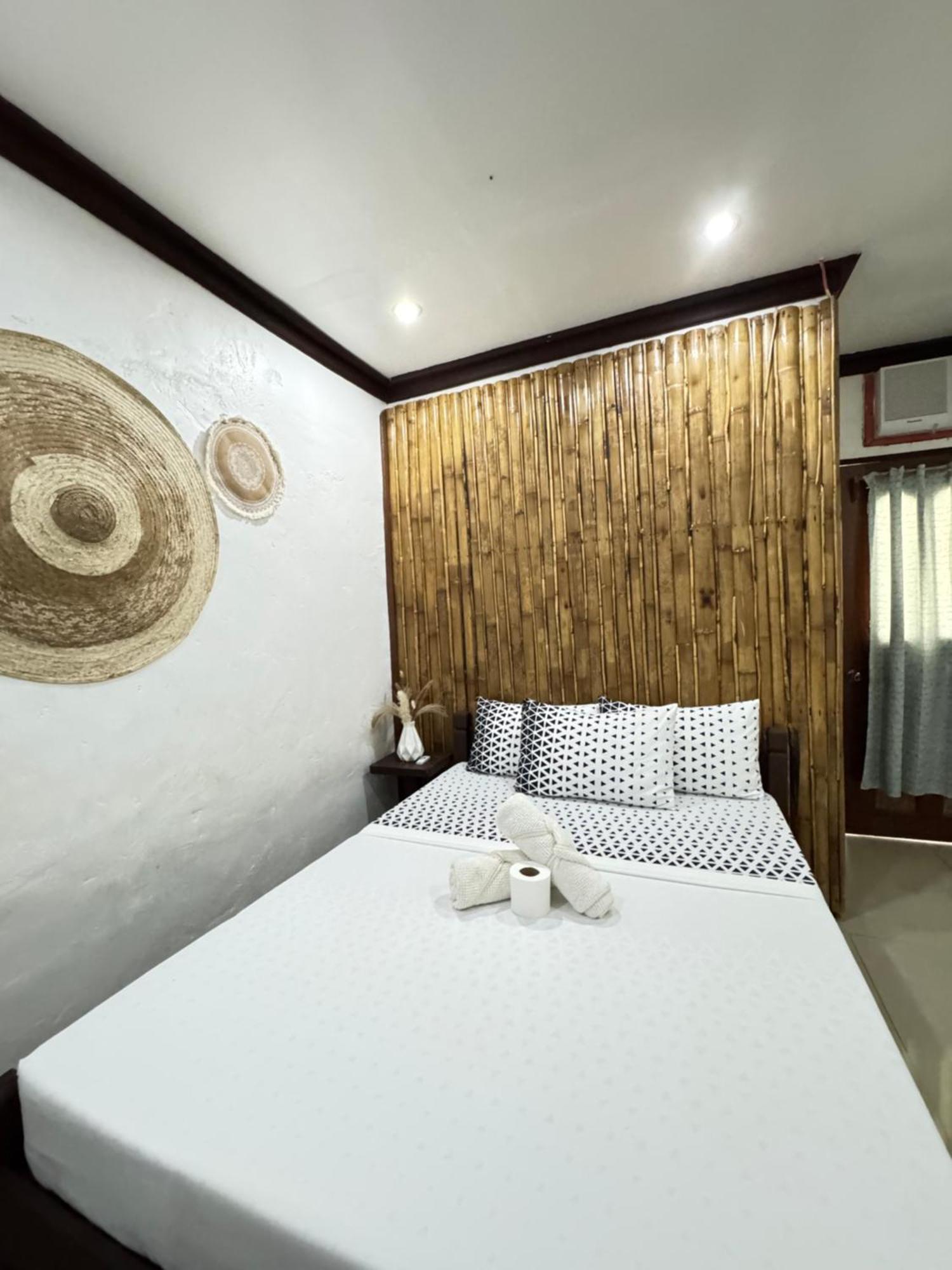 Aquaholik Traveler'S Lodge El Nido Buitenkant foto