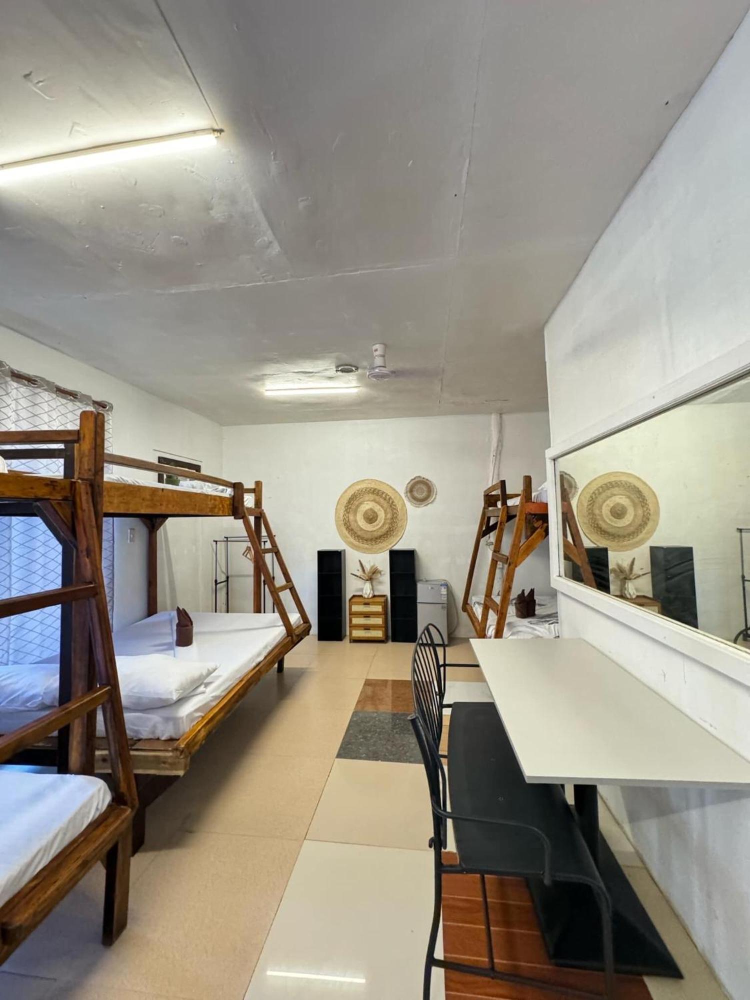 Aquaholik Traveler'S Lodge El Nido Buitenkant foto